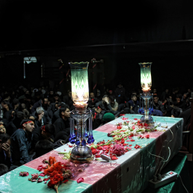 سوگواره پنجم-عکس 24-مسعود مهراد-جلسه هیأت فضای بیرونی