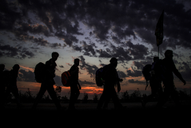 سوگواره چهارم-عکس 21-علی ابک-پیاده روی اربعین از نجف تا کربلا