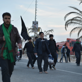 سوگواره پنجم-عکس 1-علی کریمی-پیاده روی اربعین از نجف تا کربلا