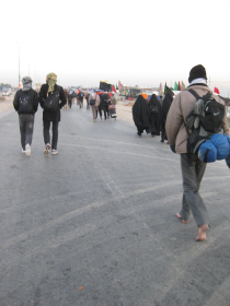 سوگواره دوم-عکس 128-محمد کشاورز-پیاده روی اربعین از نجف تا کربلا